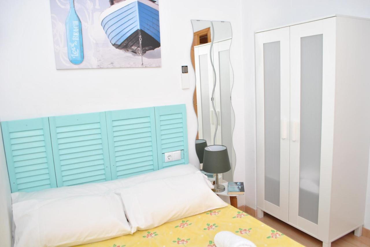 Small Building With 2 Apartments Málaga Exterior foto