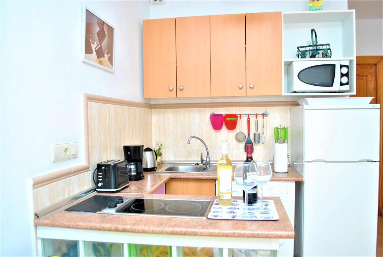 Small Building With 2 Apartments Málaga Exterior foto